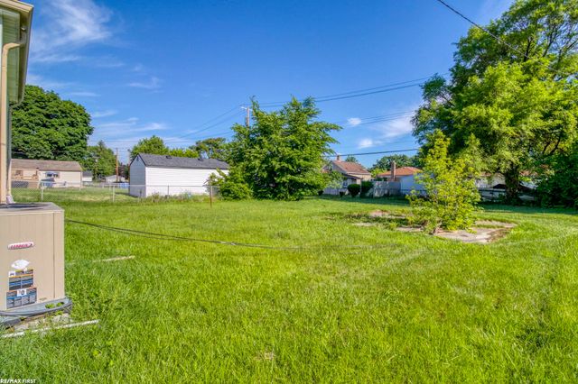 49 Fessenden St Street, Mount Clemens, MI 48043