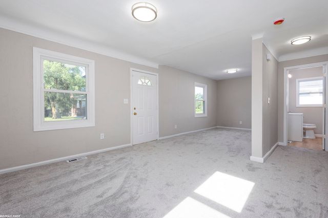 49 Fessenden St Street, Mount Clemens, MI 48043