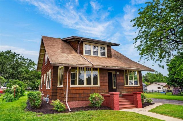 210 W Hudson Street, Mazomanie, WI 53560