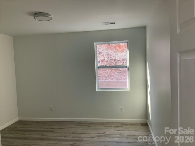 841 B CHARLOTTE Highway, Fairview, NC 28730