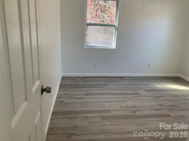 841 B CHARLOTTE Highway, Fairview, NC 28730