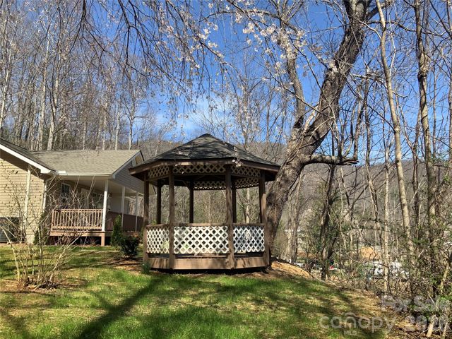 841 B CHARLOTTE Highway, Fairview, NC 28730