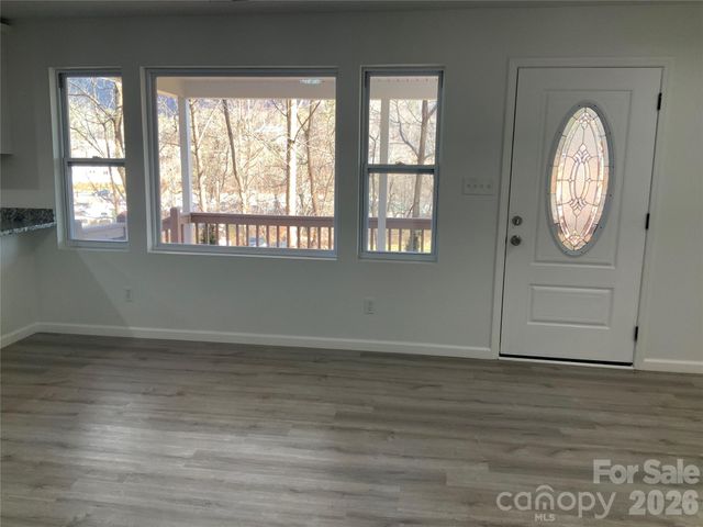 841 B CHARLOTTE Highway, Fairview, NC 28730