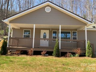 841 B CHARLOTTE Highway, Fairview, NC 28730