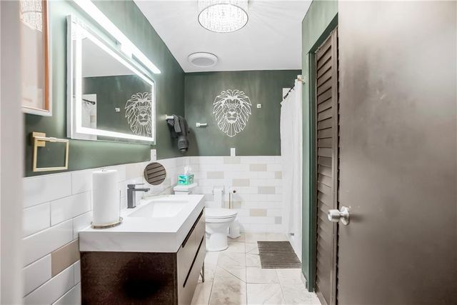 7601 E 67th Street, Kansas City, MO 64133