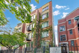2418 W Moffat Street 1, Chicago, IL 60647
