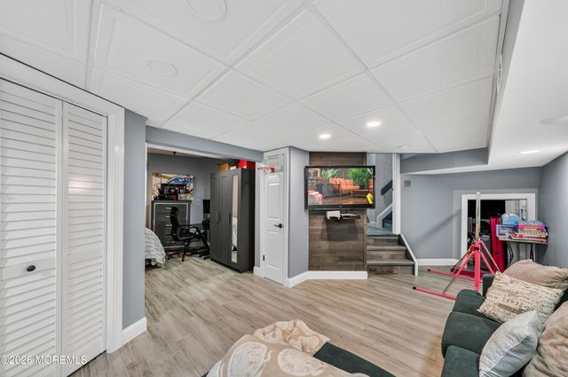 12 Periwinkle Court, East Brunswick, NJ 08816