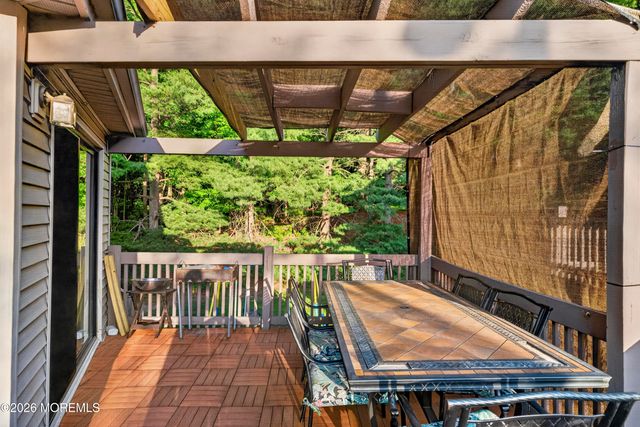12 Periwinkle Court, East Brunswick, NJ 08816