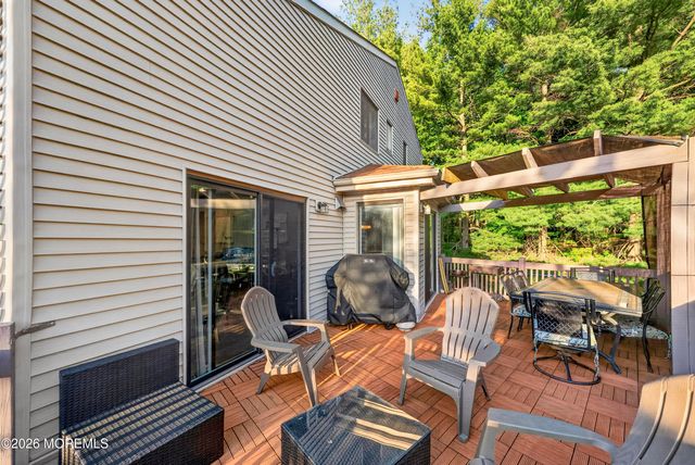 12 Periwinkle Court, East Brunswick, NJ 08816