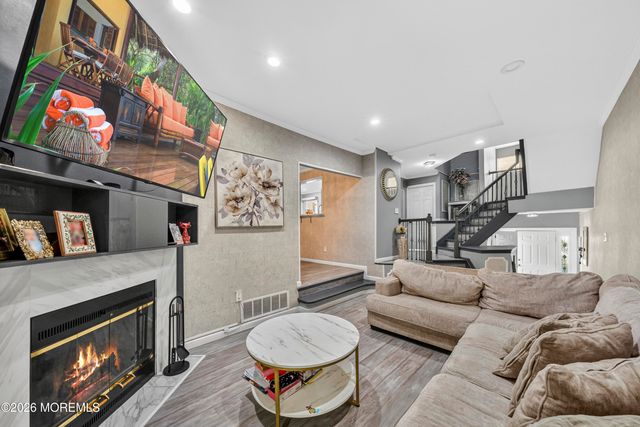 12 Periwinkle Court, East Brunswick, NJ 08816
