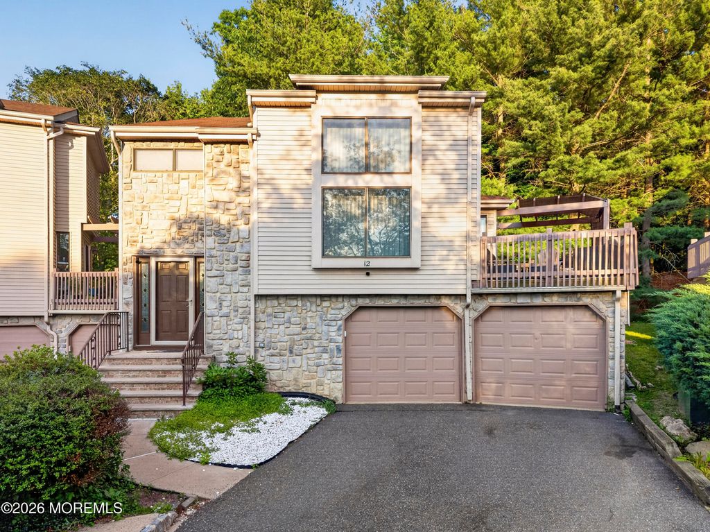12 Periwinkle Court, East Brunswick, NJ 08816