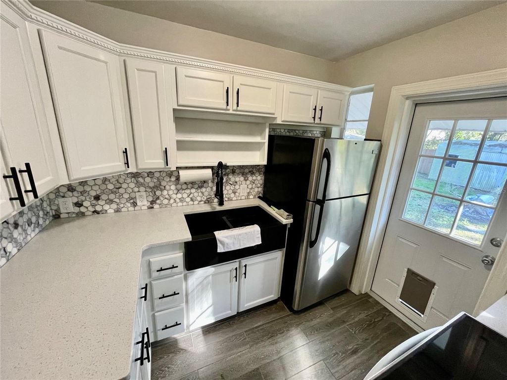 Image 12 of property listing at 706 MISSION DRIVE, Wildwood, FL 34785