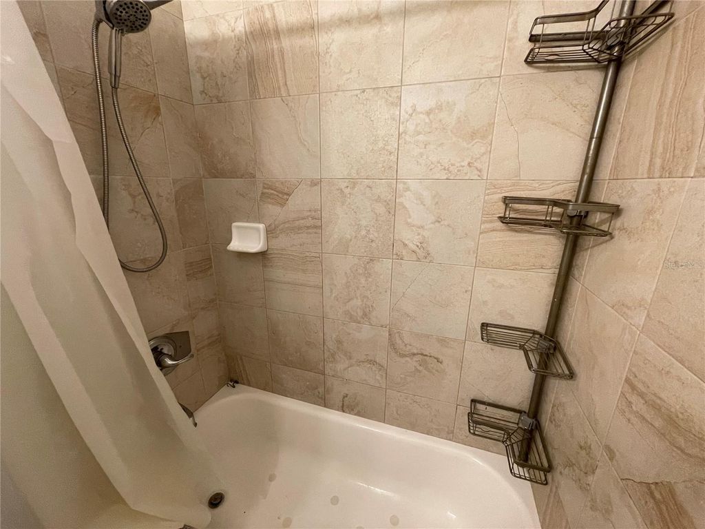 Image 14 of property listing at 706 MISSION DRIVE, Wildwood, FL 34785