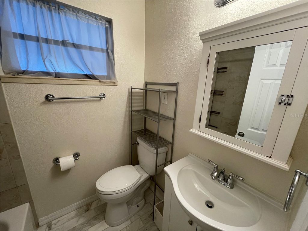 Image 15 of property listing at 706 MISSION DRIVE, Wildwood, FL 34785