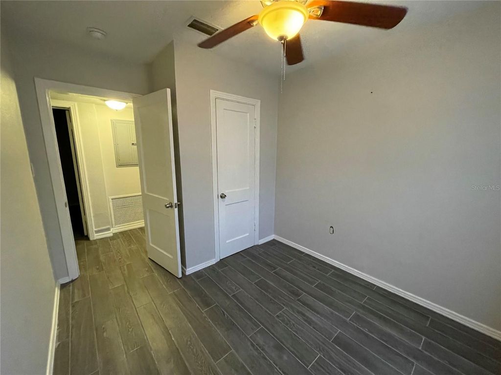 Image 16 of property listing at 706 MISSION DRIVE, Wildwood, FL 34785