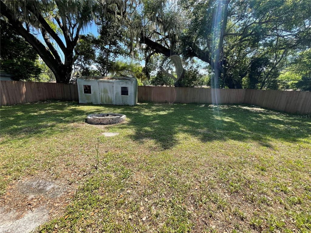 Image 26 of property listing at 706 MISSION DRIVE, Wildwood, FL 34785