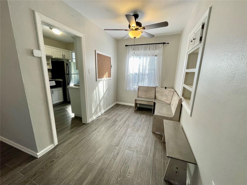 Image 9 of property listing at 706 MISSION DRIVE, Wildwood, FL 34785