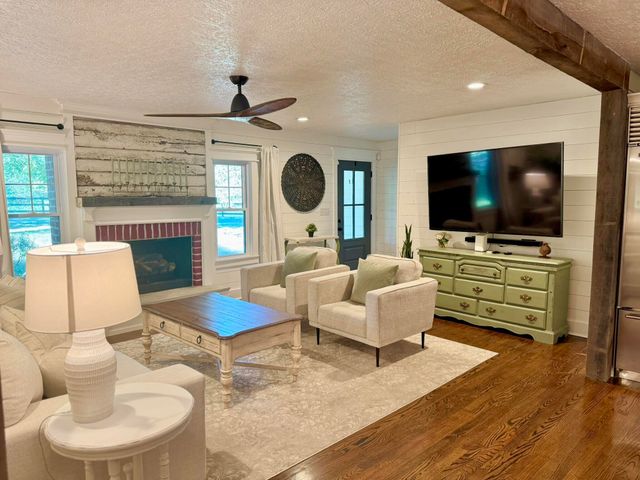 7120 Wallace RD, Fairview, TN 37062