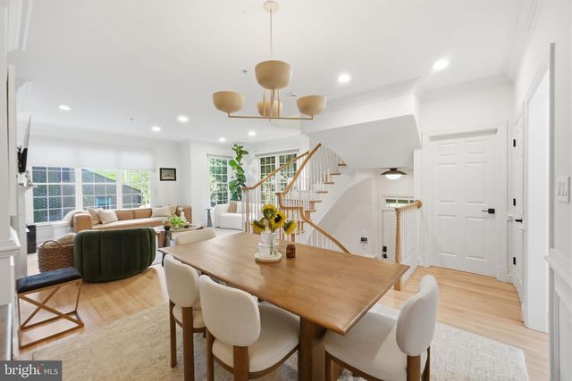 1320 LESSARD LN, Mclean, VA 22101