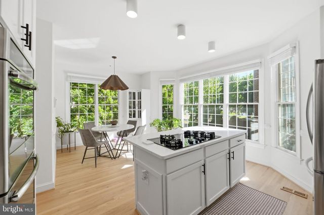 1320 LESSARD LN, Mclean, VA 22101