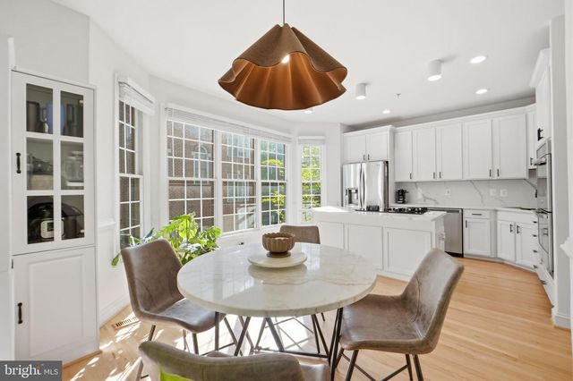 1320 LESSARD LN, Mclean, VA 22101
