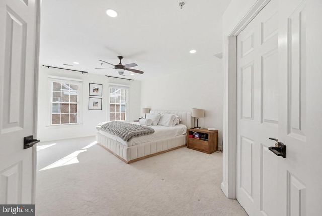 1320 LESSARD LN, Mclean, VA 22101
