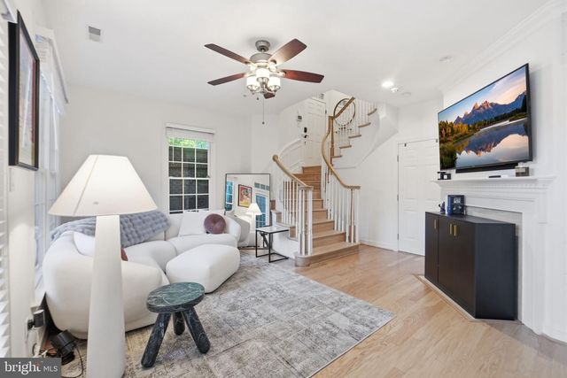 1320 LESSARD LN, Mclean, VA 22101