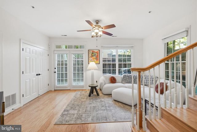 1320 LESSARD LN, Mclean, VA 22101