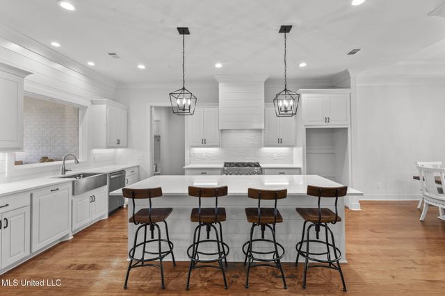 505 Castaway Circle, Brandon, MS 39047
