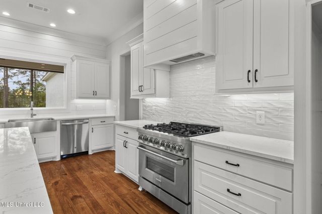 505 Castaway Circle, Brandon, MS 39047