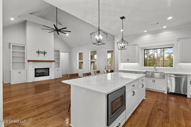 505 Castaway Circle, Brandon, MS 39047