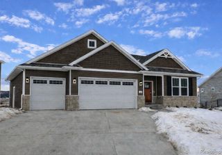 688 Round Rock (Moh63) Drive, Howell, MI 48843