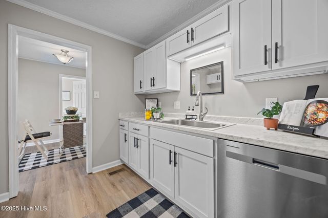 501 Oak Lane, Jacksonville, NC 28540