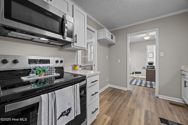 501 Oak Lane, Jacksonville, NC 28540