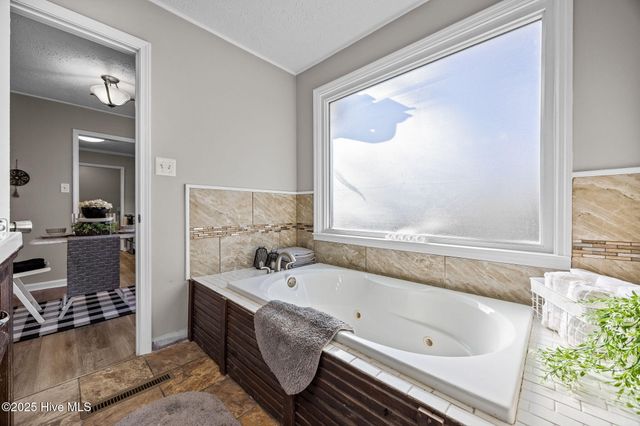 501 Oak Lane, Jacksonville, NC 28540