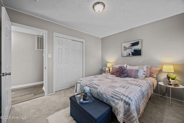 501 Oak Lane, Jacksonville, NC 28540