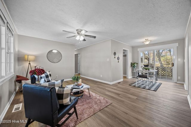 501 Oak Lane, Jacksonville, NC 28540