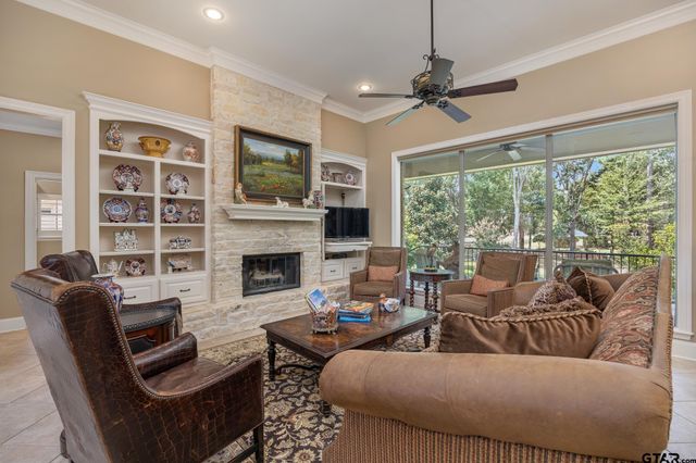 103 Park Ridge Lane, Bullard, TX 75757