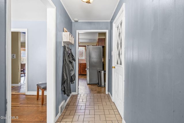 1090 Sacandaga Road, Schenectady, NY 12302