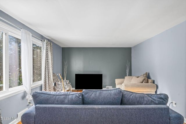 1090 Sacandaga Road, Schenectady, NY 12302