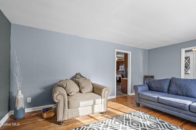 1090 Sacandaga Road, Schenectady, NY 12302