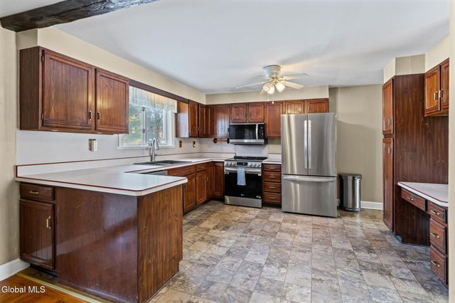 1090 Sacandaga Road, Schenectady, NY 12302