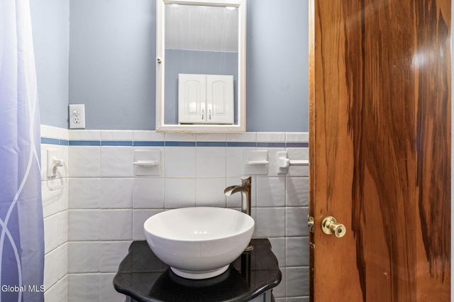 1090 Sacandaga Road, Schenectady, NY 12302