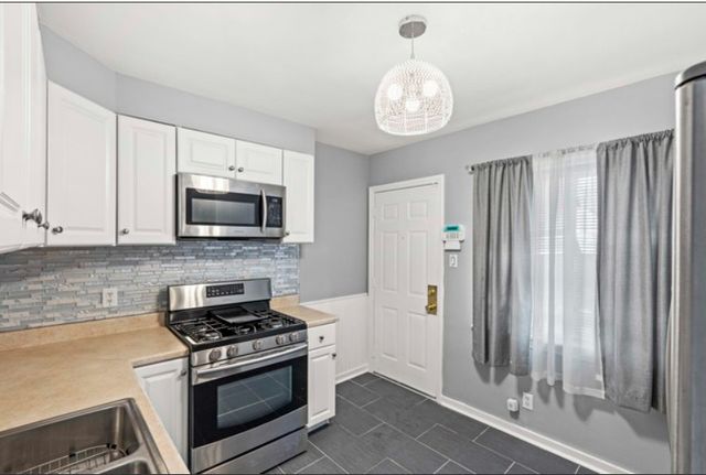 32 166th Place, Calumet City, IL 60409