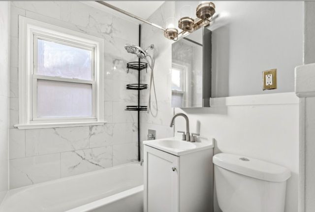 32 166th Place, Calumet City, IL 60409