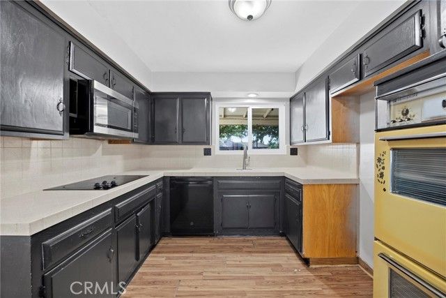 409 Borman Avenue, Bakersfield, CA 93308