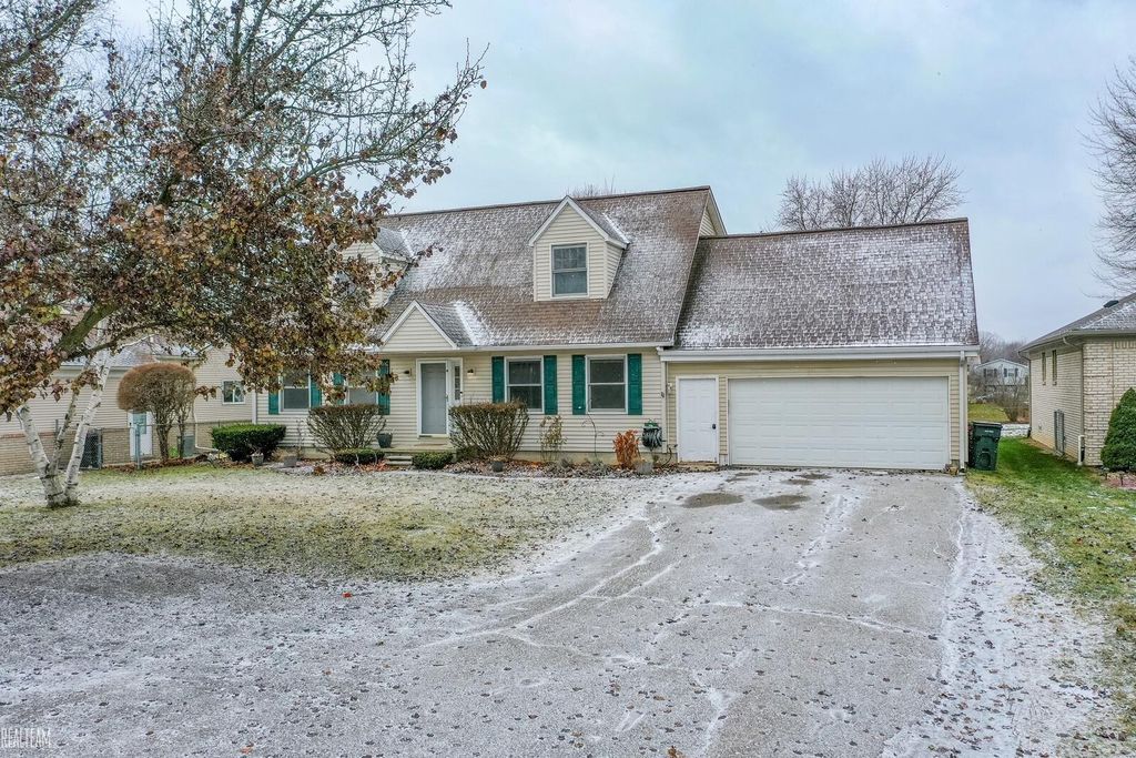51613 Sass Road, Chesterfield Twp, MI 48047