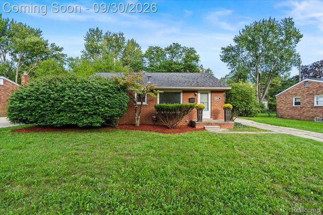 28618 Spring Arbor Drive, Southfield, MI 48076