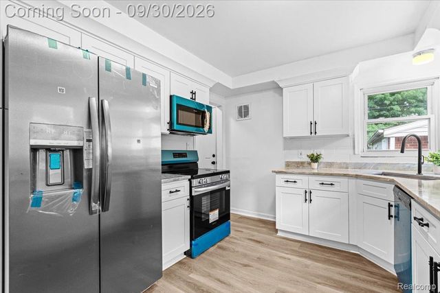 28618 Spring Arbor Drive, Southfield, MI 48076