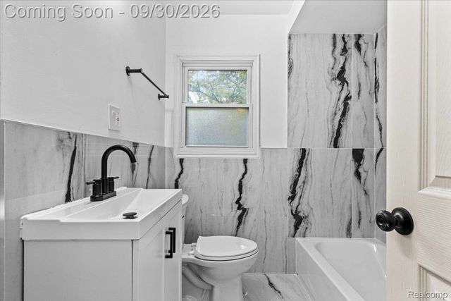28618 Spring Arbor Drive, Southfield, MI 48076